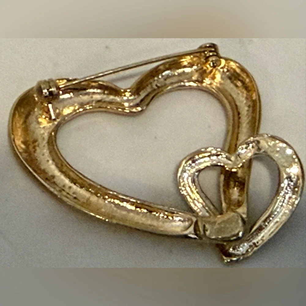 Vintage Double Heart Interlocking Hanging Love Gold-tone Pin‎ Brooch